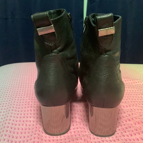 L’intervalle black leather boots in good used condition. - Picture 2 of 7